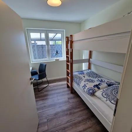 Nahe Meyer Werft In Ostfriesland Mit Kueche & Netflix Apartment