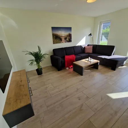 Nahe Meyer Werft In Ostfriesland Mit Kueche & Netflix Apartment *